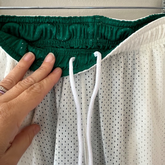 Nike Sz M Authentic Mens Practice Reversible Mesh Shorts White Green Pockets - Picture 5 of 8